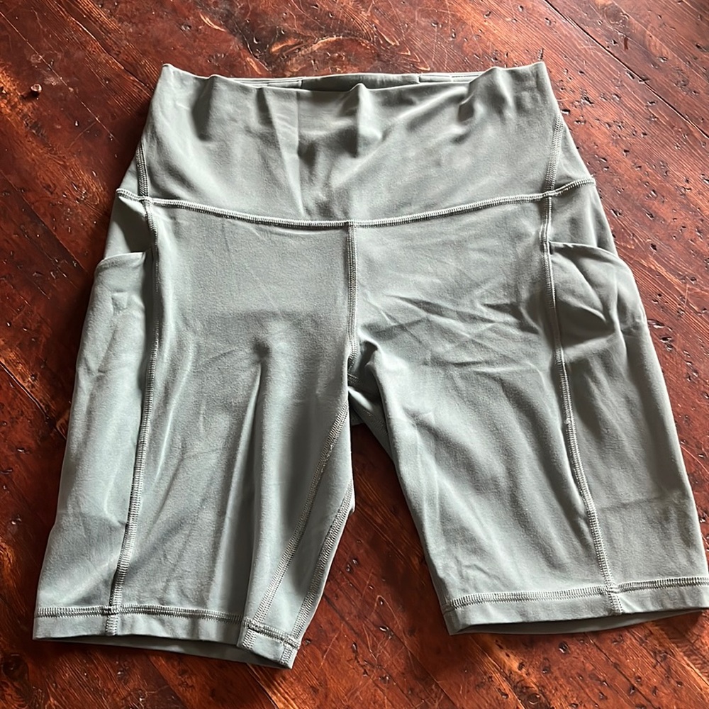 Lululemon align shorts with pockets